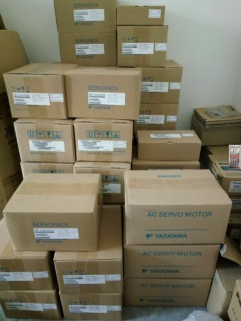 Yaskawa Servo Motor Driver Sgm7J-02Afc6S+Sgd7S-1R6A00A002  !!#J2