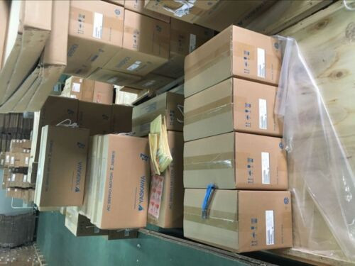 Yaskawa Servo Sgm7J-08Afc6E+Sgd7S-5R5A00A002 New