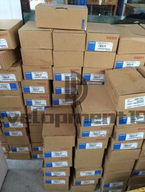 One Omron Servo Motor R88M-W20030T-S2 R88Mw20030Ts2 New