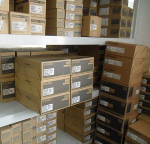 1Pc New Mitsubishi Mr-J200A