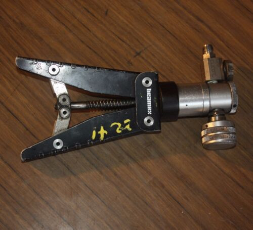 Beamex Model 00V Hand-Operated Pressure Calibration Pump