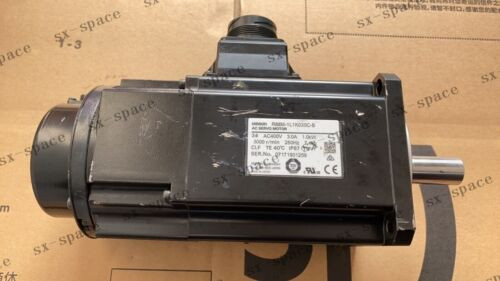 1Pcs R88M-1L1K030C-B 100% Tested