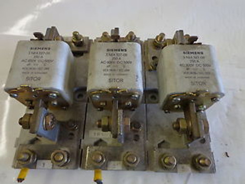 SIEMENS SEMICONDUCTOR FUSE LINK 3NE4327-OB SITOR WITH FUSE HOLDERS   USED