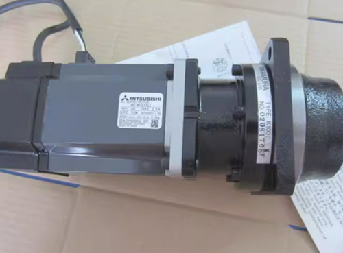 New In Box Mitsubishi Hc-Mfs73G1 Servo Motor
