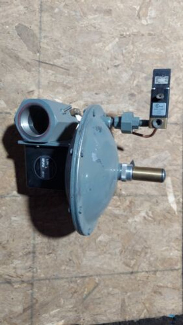 New Fives North American 1196-4 Combustion Air Cycling Valve Old Stock