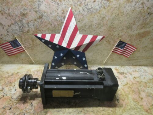 Cincinnati Milacron Sin Escobillas P.M. Servo Motor 1-604-0235 Lote De 3 Piezas Cincinnati Milacron Sin Escobillas P.M. Servo Motor 1-604-0235 Lote De 3 Piezas