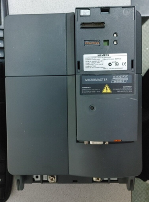Siemens Micromaster 440 6Se6440-2Ue22-0Ca1 600V 6.1A 4Kw Quantity!! Wow!!