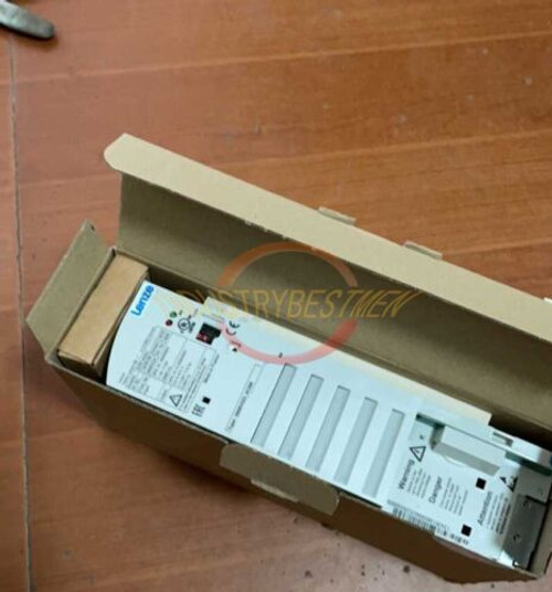 One New Lenze Frequency Converter E82Ev222-4C200