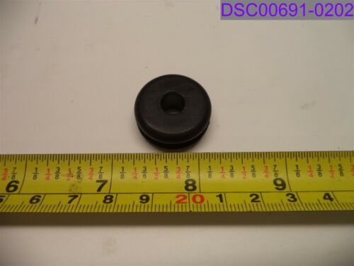 Qty = 1 Box Of 2,500: Mil-Spec Rubber Grommet P/N An931-B5-12