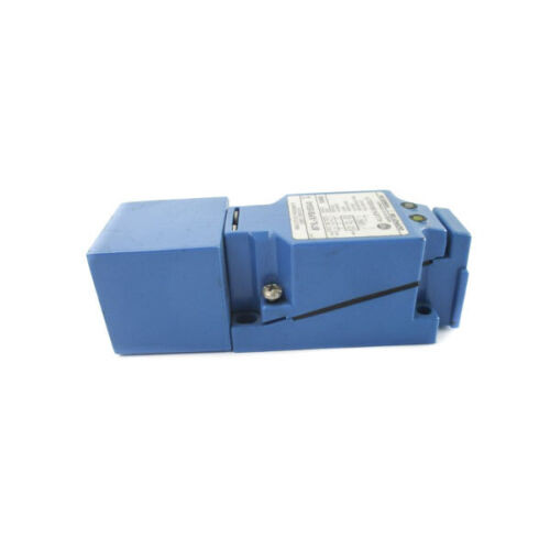 Allen Bradley 871L-Xpb15S40 Ser. A 10-30Vdc Nsnp