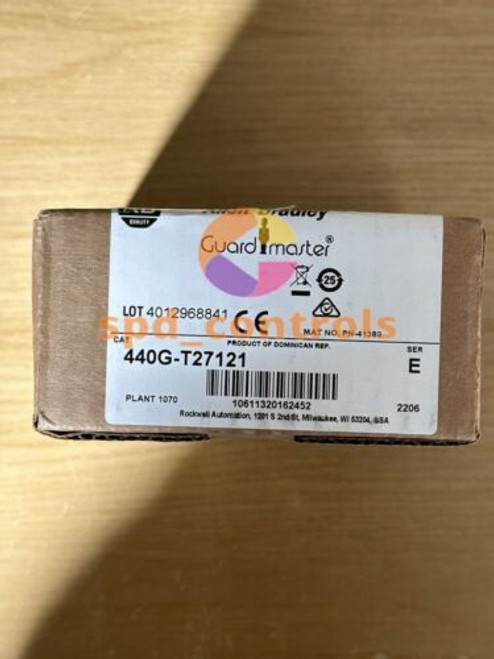 New  Ab Allen Bradley 440G-T27121 Guard Master Tls1-Gd2 Interlock Switch