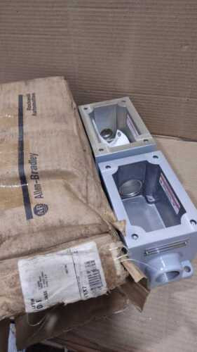 Allen Bradley 800H-2Hyx7 Serie X Montaggio Corpo 2 Bande Verticale