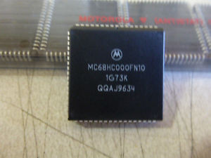 18PC  (1 FULL TUBE)  NEW HM68HC000FN10 HIGH SPEED CMOS 68000 10MHZ PROCESSOR
