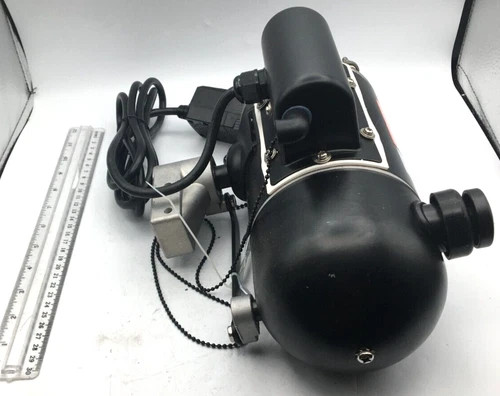 Dayton 30" Outdoor Oscillating Wall Mount Fan Motor,  120V, 24894 New