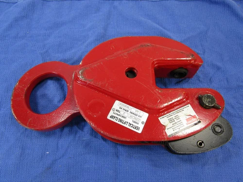 New Dayton Plate Clamp 22NC06 Vertical Lift 880-4400 0"- 1.25"