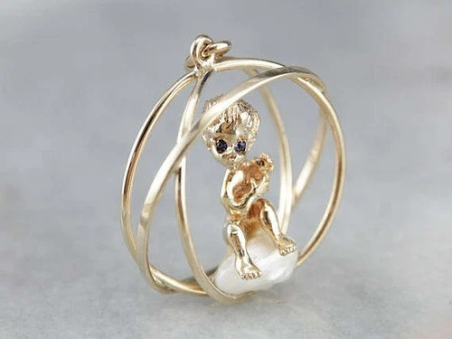 Sapphire Cherub Gold Pendant