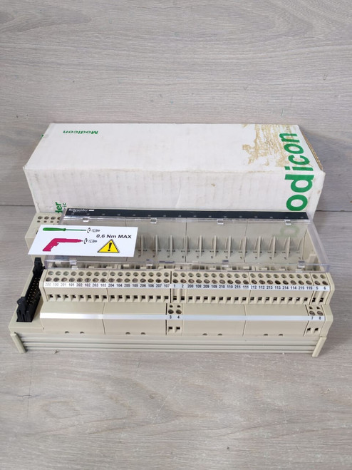 New SCHNEIDER ELECTRIC ABE7 P16T210 Modicon 064453 - Product Image