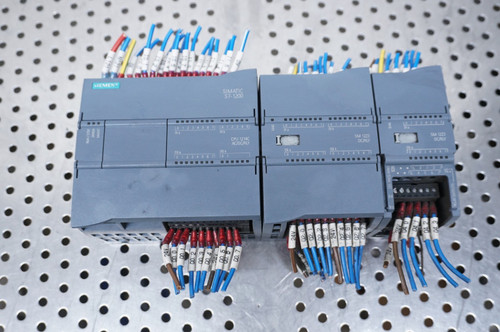 Used SIMATIC S7-1200,CPU 1214C 6ES7214-1BG40-0XB0 SM 1223 DCRLY 1PL32 1PH32  - Product Image