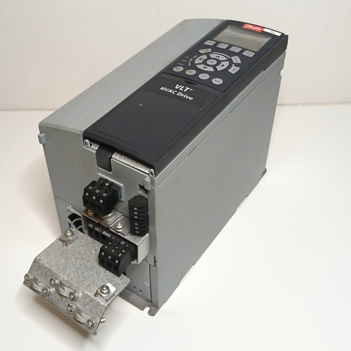 Used DANFOSS VLT HVAC DRIVE FC-1XA02P5K5T4E20H1XGXXXXSXXXXAXBXCXXXXXDX - Product Image