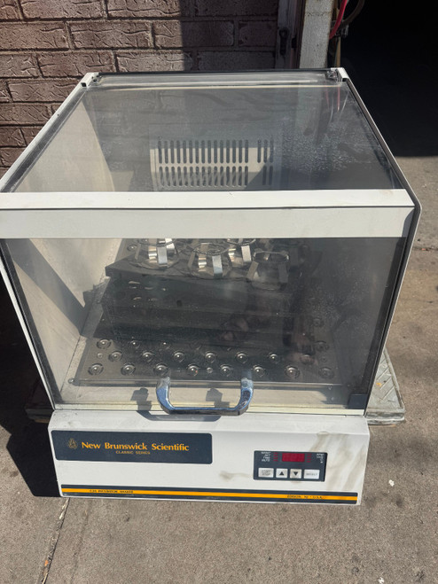 New Brunswick Scientific Classic C24 Incubator Shaker