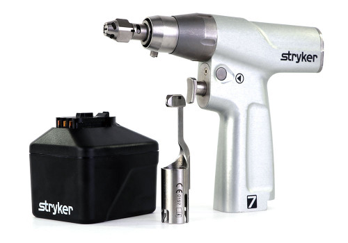 Stryker System 7 Sternum Saw with Guard with Battery 7207-000-000-KIT