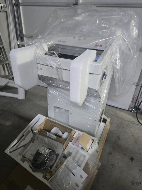 New In BOX Leica CM1860 UV Cryostat with Blade Holder- US 110v Or EU 230v