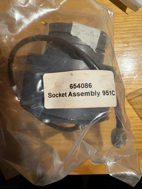New Socket Assembly PN 654086 Rosemount 951C NOx Analyzer - Product Image