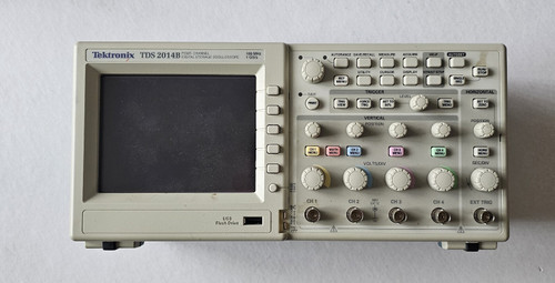 Used Tektronix TDS 2014 Four Channel Digital Storage Oscilloscope with case and probe C042050 - Product Image