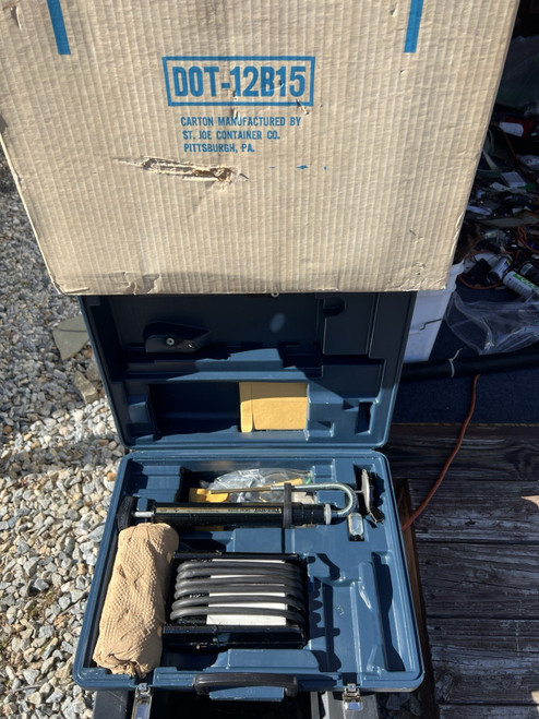 New Bacharach FYRITE Efficiency Kit complete. FYRITE,105000,49265,11-9026,11-0057,99-0006,119026,110057,990006 - Product I...