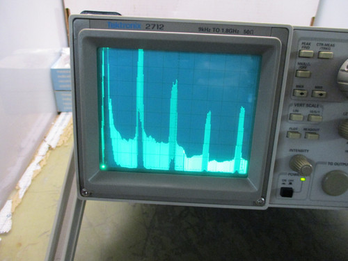 Used tektronix 2712 RF spectrum analyzer 9kHz-1.8GHz 50ohm 3E-17  - Product Image