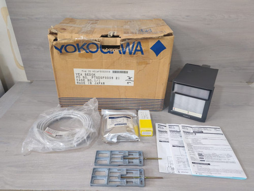 New YOKOGAWA UR1000 DIGITAL CHART RECORDER 436004-NEW WITH DAMAGED PART - Product Image