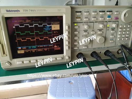 Used Tektronix oscilloscope TDS744A 500MHz 2GSs in perfect working condition Br - Product Image