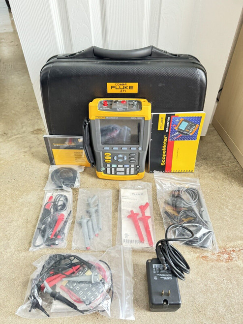 Used Fluke 199 Scopemeter Oscilloscope 200MHz 2.5Gss W  Various Leads and Probes - Product Image