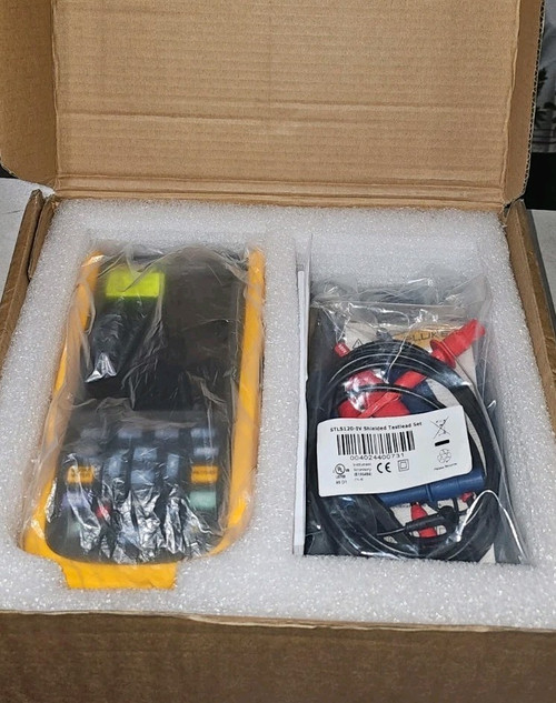 New Fluke 124B Industrial ScopeMeter 40MHz HandHeld Oscilloscope Scope Meter 124 - Product Image