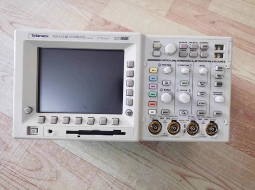 Used Used Tektronix TDS3054B 4 CH DPO Oscilloscope 500MHz 5GSas TDS3052B - Product Image
