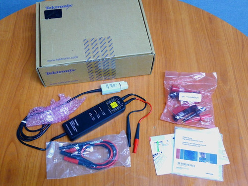 Used Mint Tektronix P5210A 50MHz High Voltage Differential Probe - Product Image