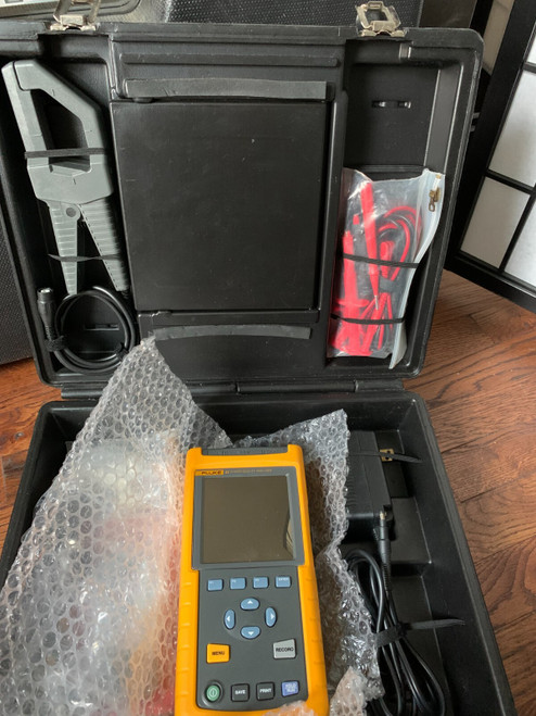 New Fluke 43 Power Quality Analyzer, Accessories and Case - Product Image