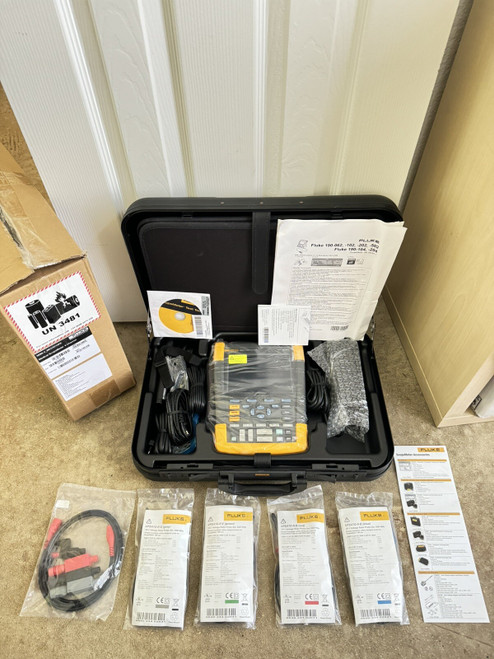 New Fluke 190M-4 4 Channel 200 MHz Medical ScopeMeter  NEW SEALED - FREE SHIPPING - Product Image