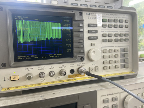 Used ??AGILENT HP 8565E 50Ghz Spectrum Analyzer CALIBRATED wWarranty 50GHZ - Product Image