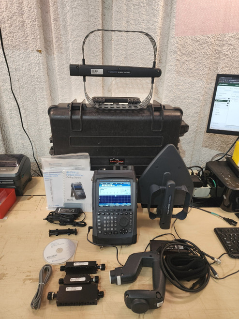 Used Rohde  Schwarz PR100 Portable Monitoring Receiver 9kHz-7.5GHz Options Unit 2 pr100 - Product Image