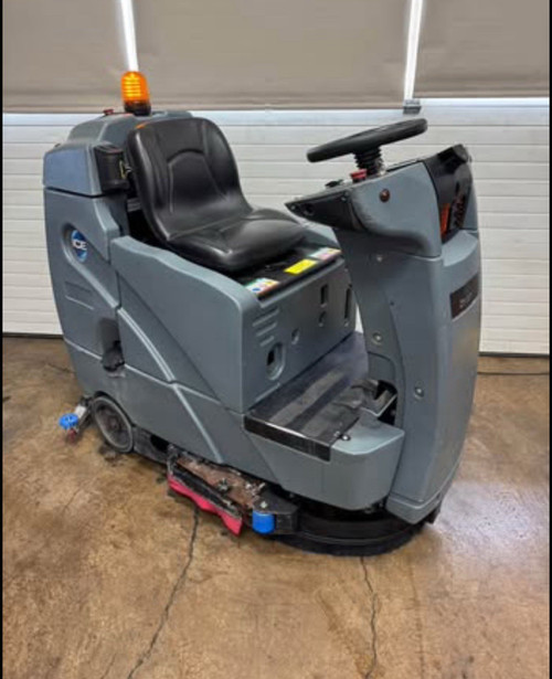 Used ICEÂ® RS26-AUEMMA Ride-On Floor ScrubberPowered by Brain OSÂ® ST1144 - Product Image