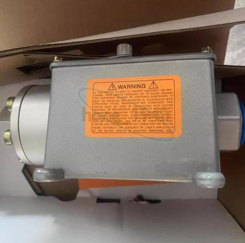 1pcs New Ccs 604g3 Pressure Switch