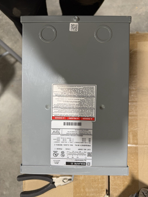 Square D 3s40f Dry Type Power Distribution Transformer 480/120/240v Dent on Side