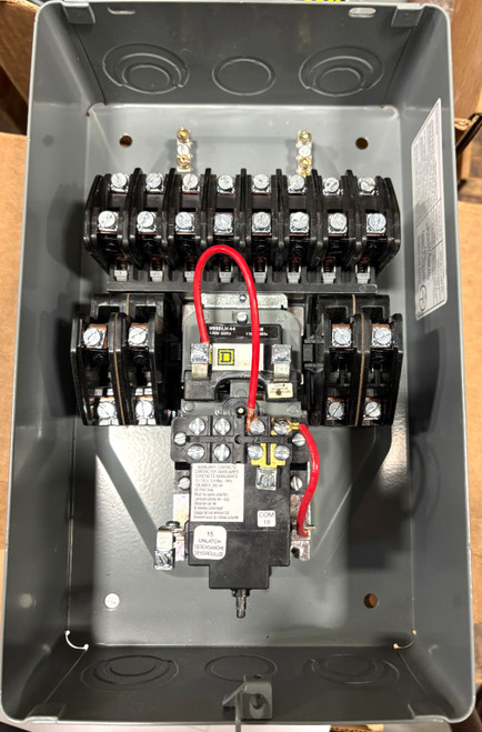 Square D 8903-lxg1200v02 Mechanically Held 12 Pole Lighting Contactor 120v Coil