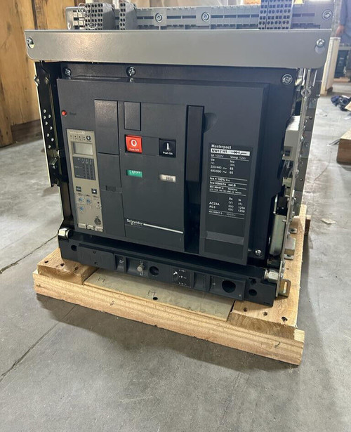 Refurbished Schneider Nw12h1 Air Circuit Breaker 1250a 3p, Drawout Type (48259)