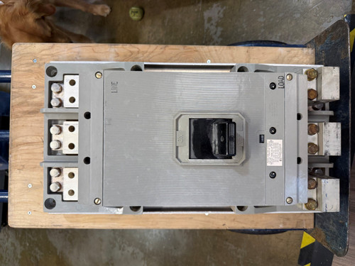 Ite Siemens Hp3s160 Circuit Breaker B25 & Ite Siemens Mb9300 Breaker Mount Base