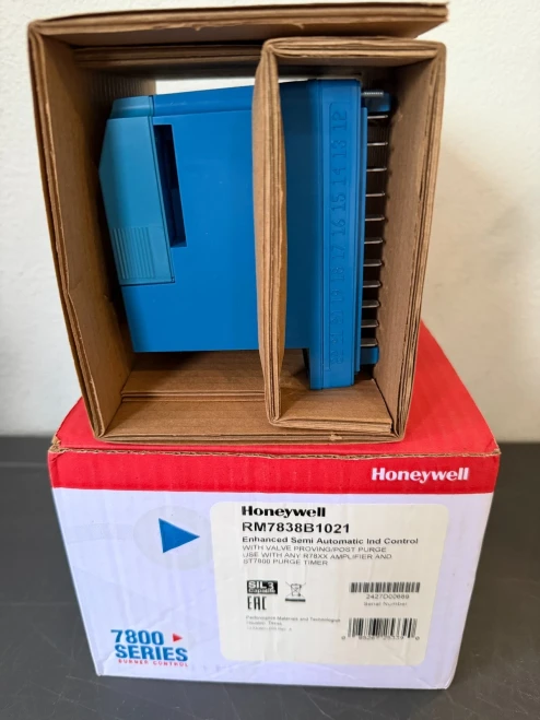 1pc New Honeywell Burner Control Rm7838b1021