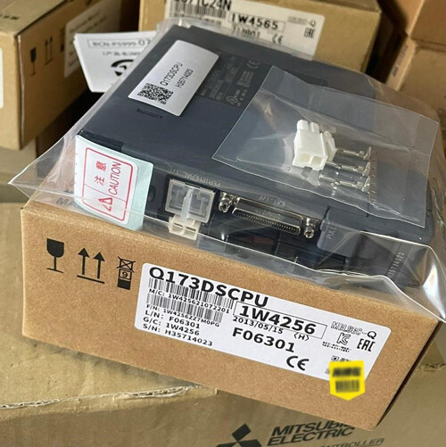 1pc Mitsubishi Q173dscpu Plc Module New
