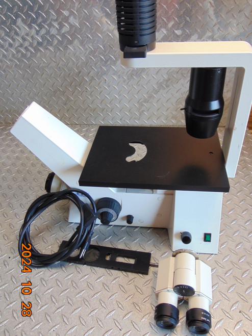 Carl Zeiss Axiovert 25 Microscope - Used