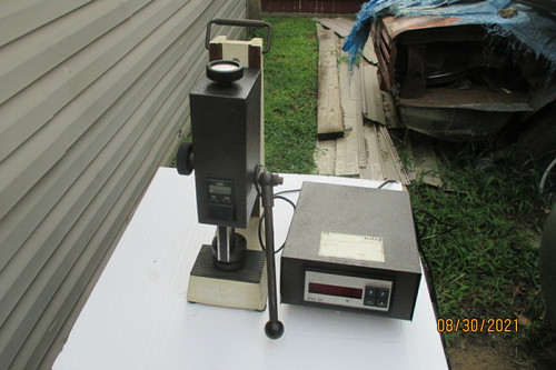 Instron F101-000 Tensile Tester for Tension & Compression Testing